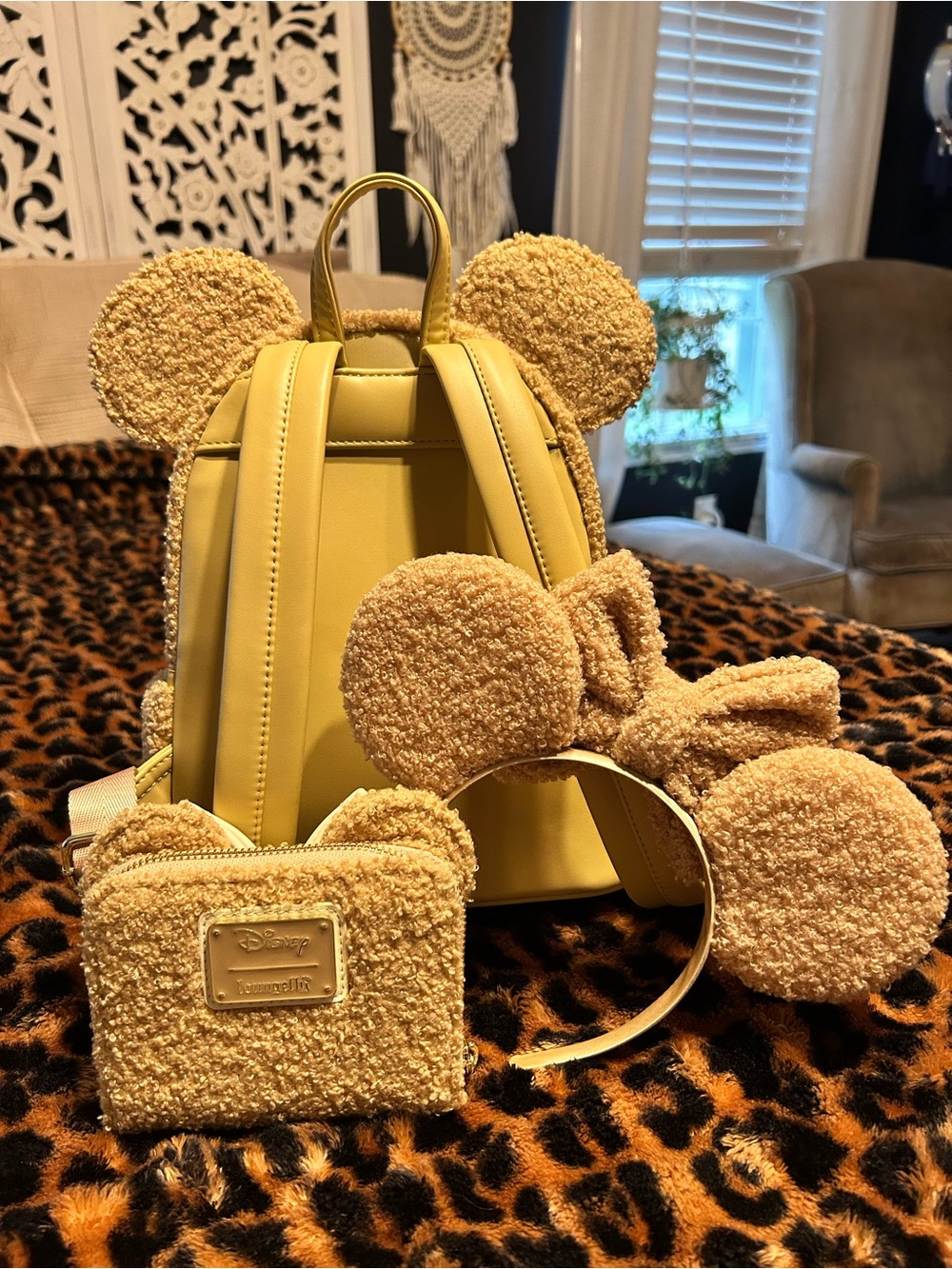Loungefly Tan and Cream Sherpa Bow Backpack Set - Picture 2 of 6